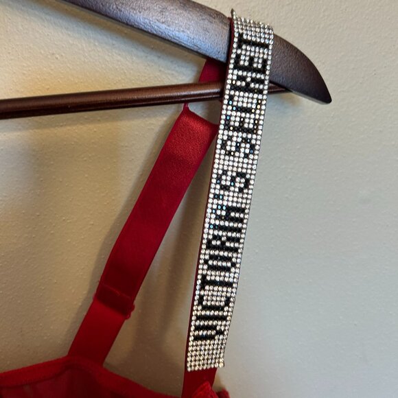 Victoria's Secret Women Very Sexy Push Up Bra Padded Underwire Red 34D Lace - Picture 13 of 16